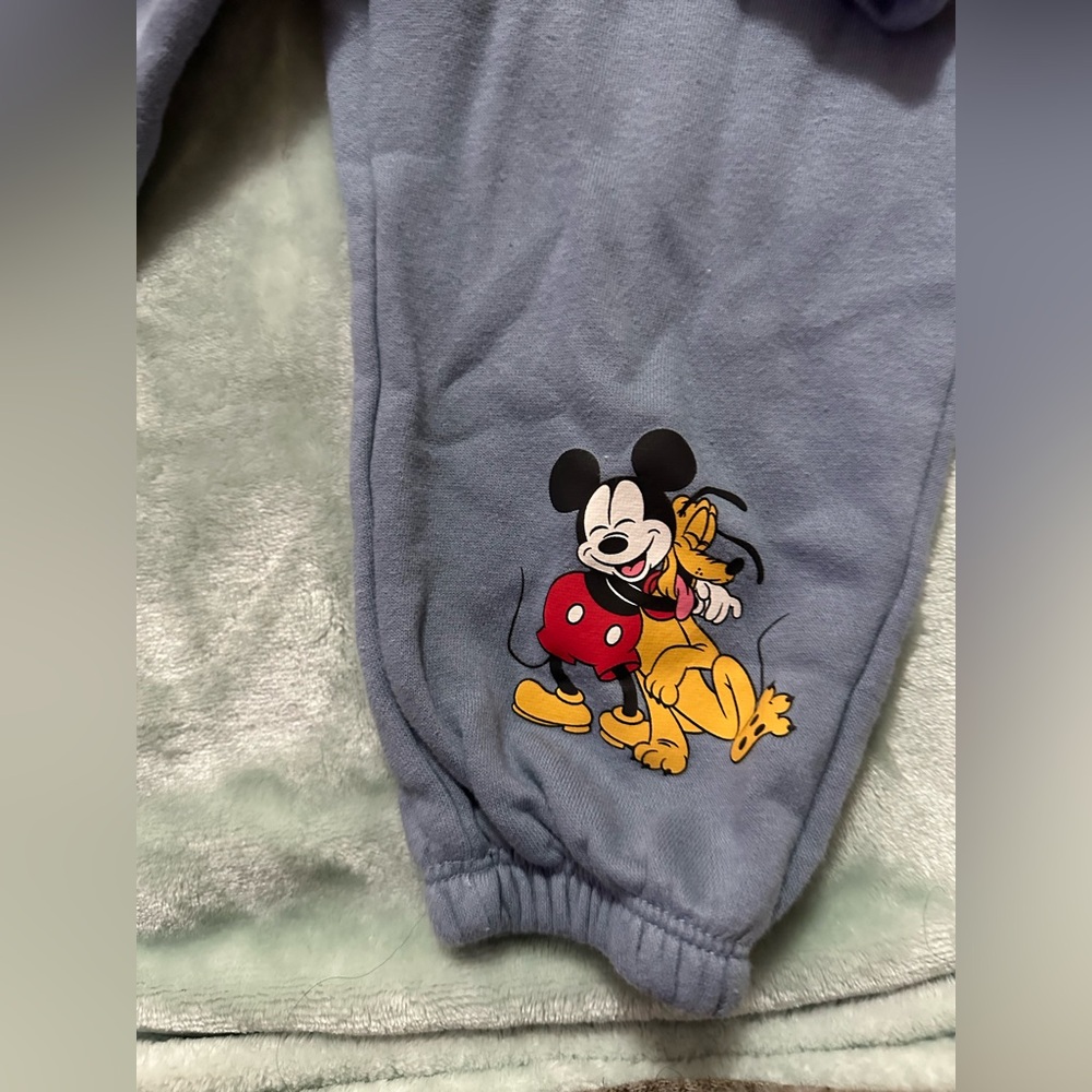 EUC H&M Mickey&Friends Sweatshirt and Sweatpants Set for 12-18M - Picture 5 of 6